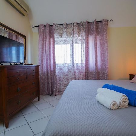 La Casa Di Azzurra Centro Citta Appartamento Fino A 4 Posti Letto E 2 Bagni Foggia Extérieur photo