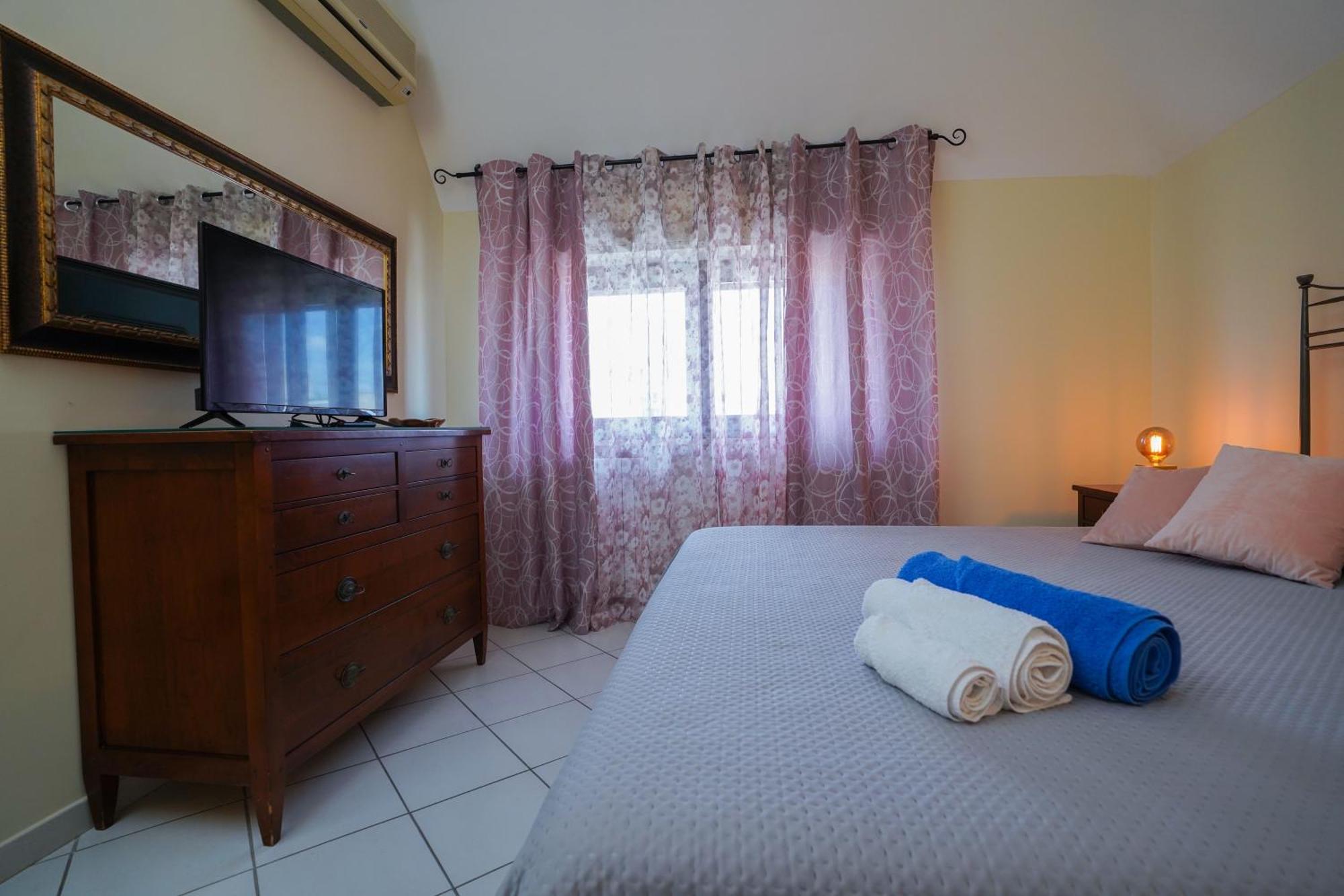 La Casa Di Azzurra Centro Citta Appartamento Fino A 4 Posti Letto E 2 Bagni Foggia Extérieur photo