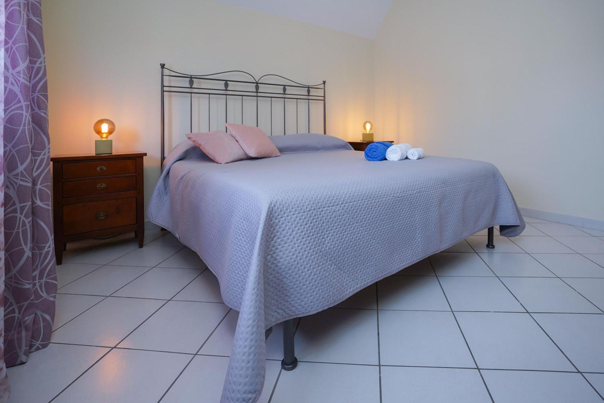 La Casa Di Azzurra Centro Citta Appartamento Fino A 4 Posti Letto E 2 Bagni Foggia Extérieur photo