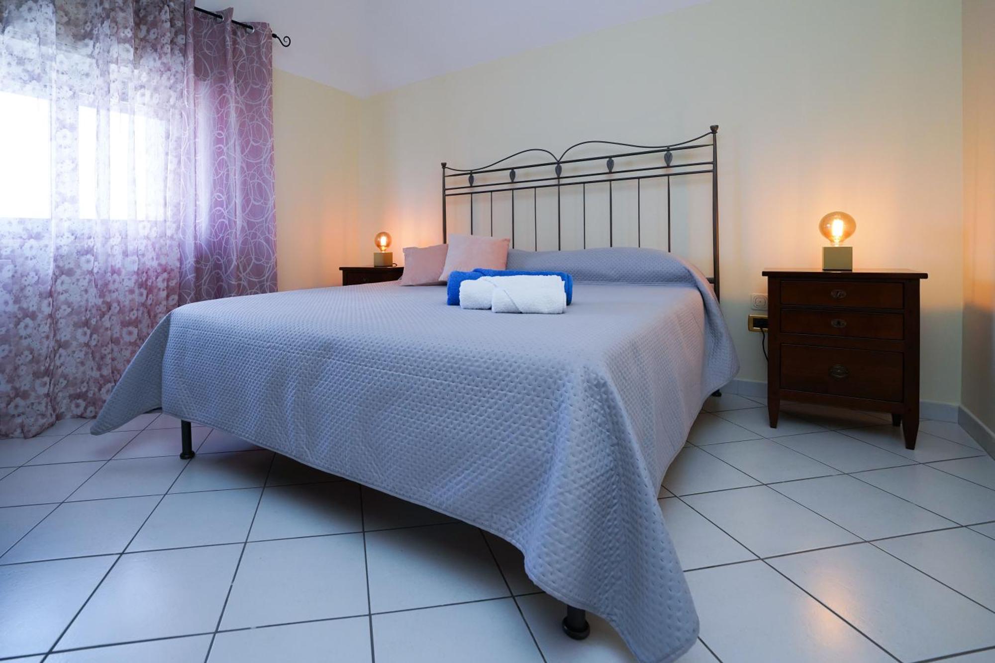 La Casa Di Azzurra Centro Citta Appartamento Fino A 4 Posti Letto E 2 Bagni Foggia Extérieur photo