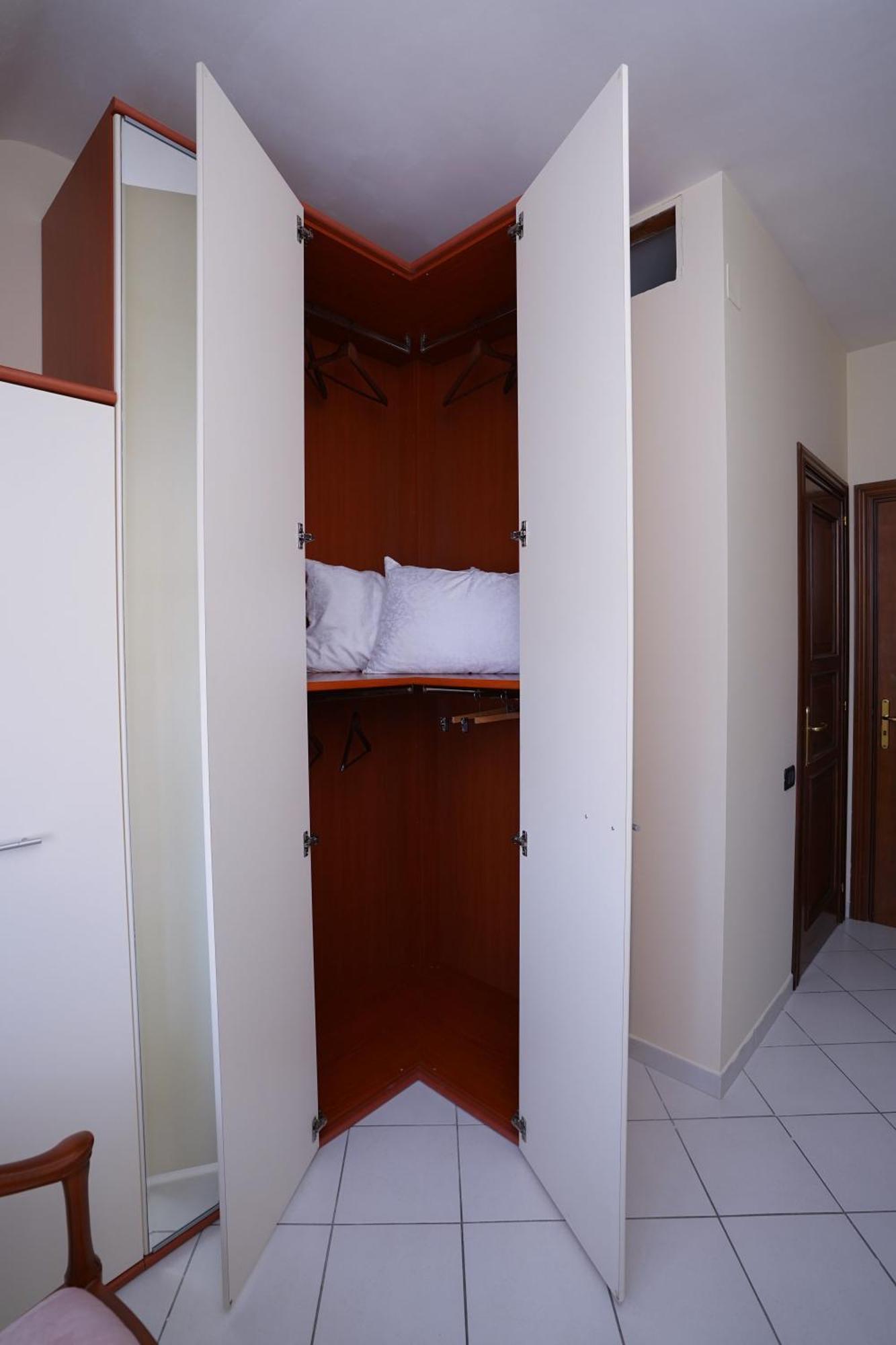 La Casa Di Azzurra Centro Citta Appartamento Fino A 4 Posti Letto E 2 Bagni Foggia Extérieur photo