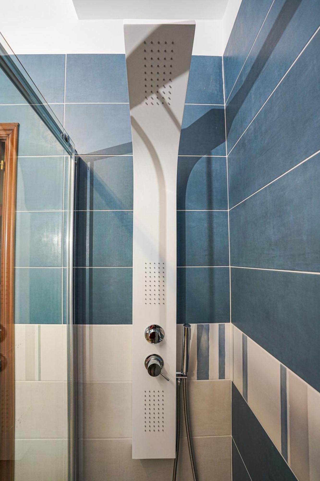 La Casa Di Azzurra Centro Citta Appartamento Fino A 4 Posti Letto E 2 Bagni Foggia Extérieur photo